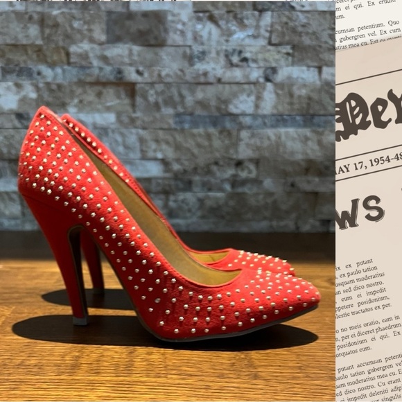 Women’s Apple Bottom APPLE Red Suede High Heels Size 7.5 - Picture 2 of 4